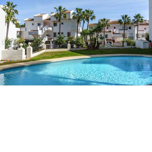 Lovely Riviera apartment with pool Ref 82