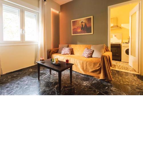 Lovely small apartment at Heraklion center