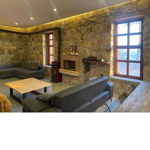 Lovely Stonehouse with Pool and Backyard in Izmir