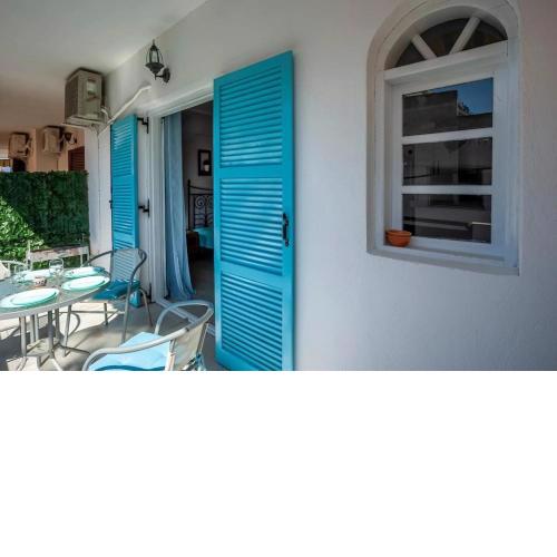 Lovely studio apartment located in the heart of the village