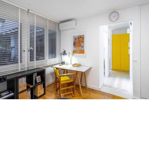 Lovely studio in Likavitos Hill