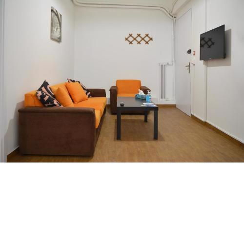 Lovely Traditional Apartment in the Neighbourhood of Athens