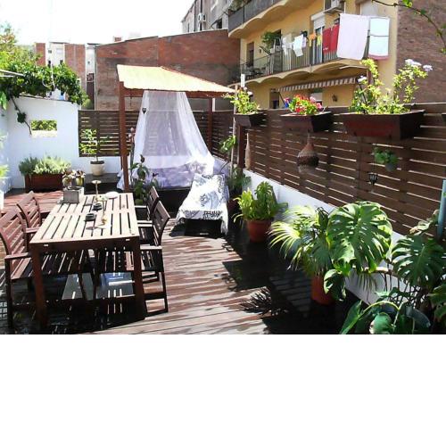 Lovelyloft Atic with magic Garden-Terrace in the Gracia Heart