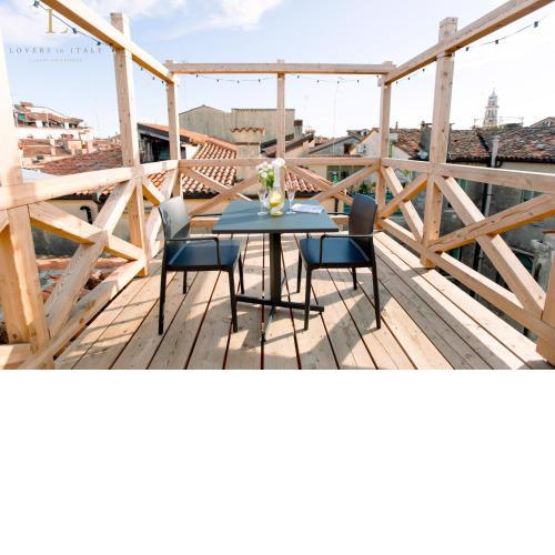 LOVERSINITALY Romantic Apartments - Altana and Jacuzzi