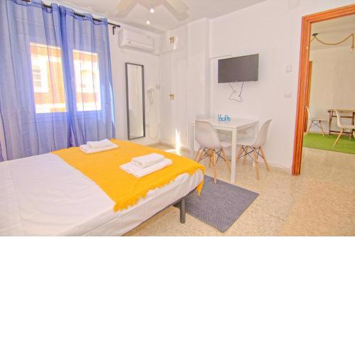Low cost rooms Malaga river