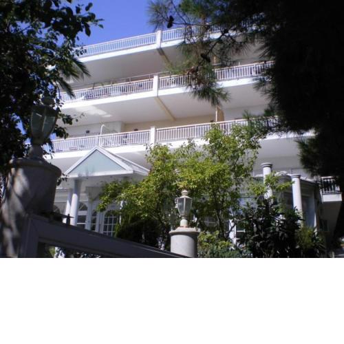 Luca Apartments
