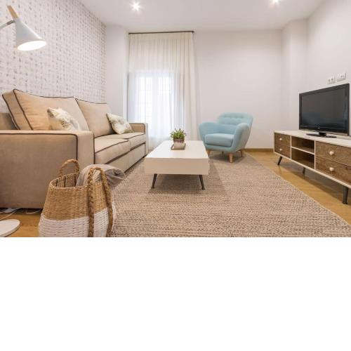 Luis Rey Central Suite by Valcambre