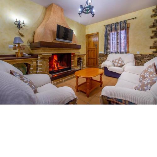 Lujosa Casa Rural con barbacoa, chimenea y zona de juegos infantil