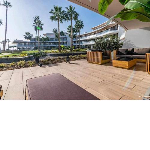 Lujoso y amplio apartamento con spa frente al mar
