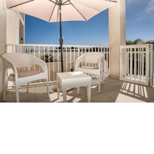 Luminosa vivienda vacacional con vista a la piscina