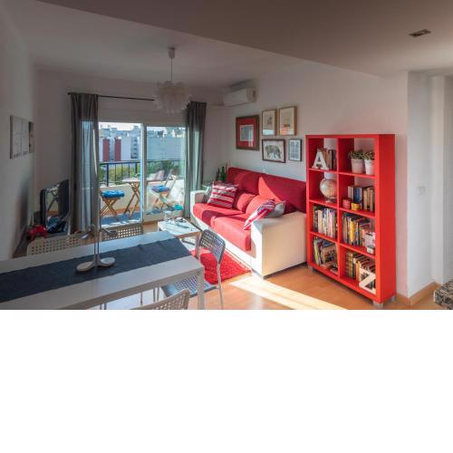 LUMINOSO. COMODO. ACOGEDOR. WIFI. Junto a AVE