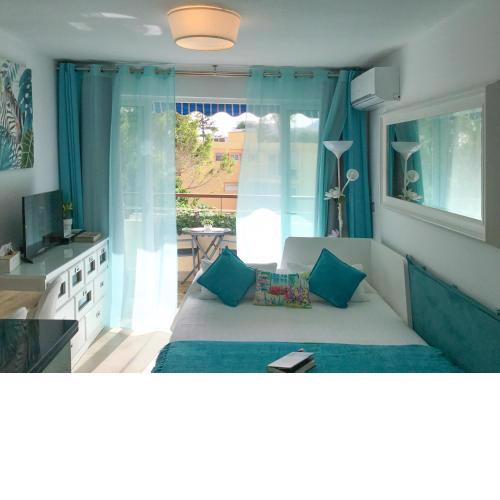 Luminoso estudio a pie de playa