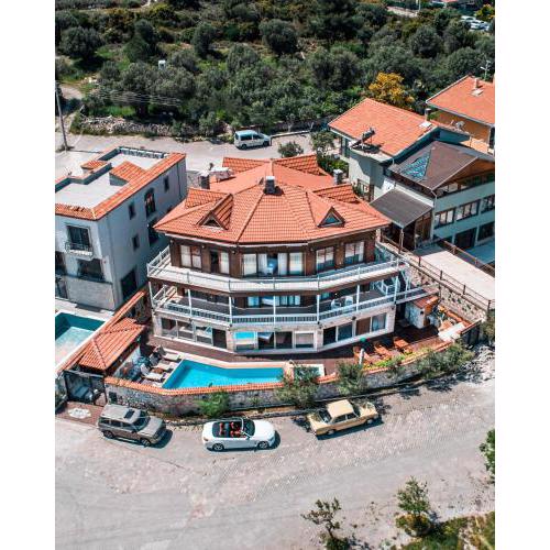 Lunas Alaçatı