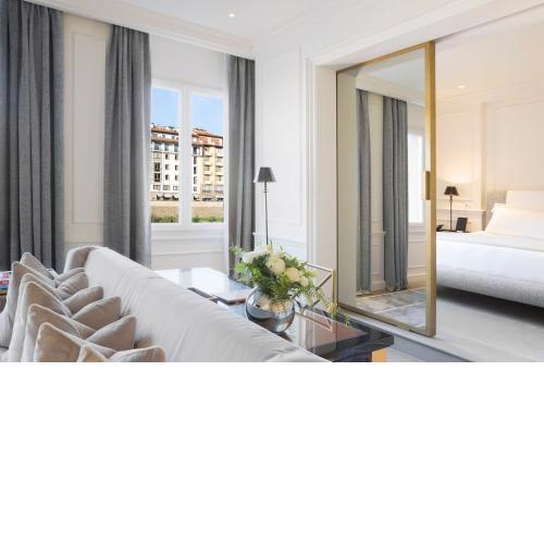 Lungarno Luxury Apartments - by Lungarno Collection
