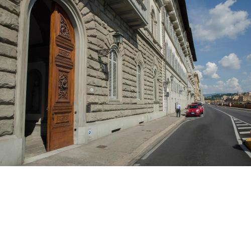 LUNGARNO VESPUCCI CHARMING APARTMENT