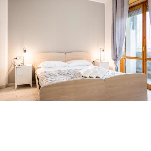 Luni Mare Modern Balcony Flat