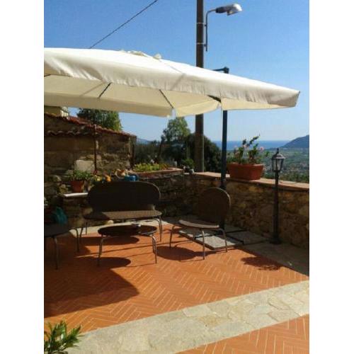 Lunigiana - Schöne Wohnung mit großer Terrasse und Meer mit Blick auf Garten
