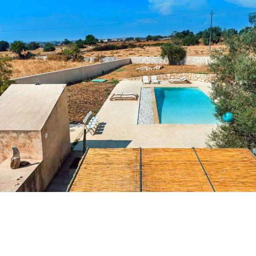 Lush Holiday Home in Ragusa with Pool Antique Interiors