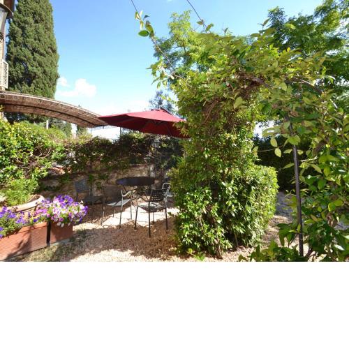 Lush Holiday Home in Tavarnelle Val di Pesa with Shared Pool