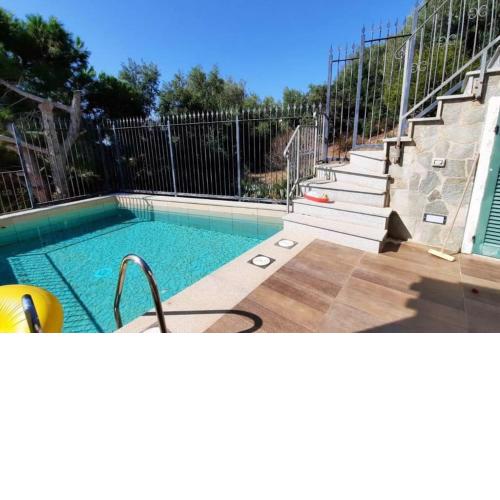 Lussuoso Attico con piscina e rifiniture di Pregio