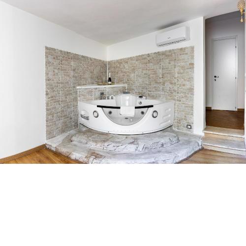 LUX ME - Jacuzzi & suites Trastevere