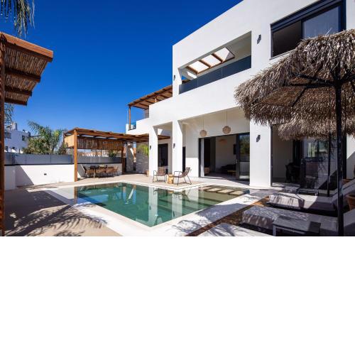Lux Seaside Apartment w/ Private Pool 5km from Rethymno