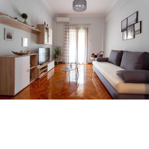Lux & Stylish Renovated Aprt close to city center !