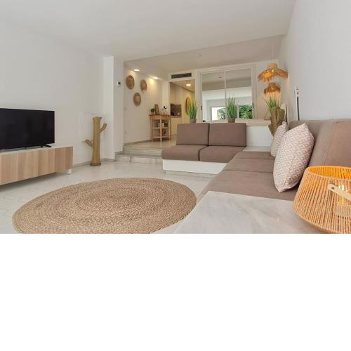 Luxe studio met ruim terras, vlak aan zee!