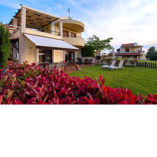 #Luxlikehome Hill Summer Villa
