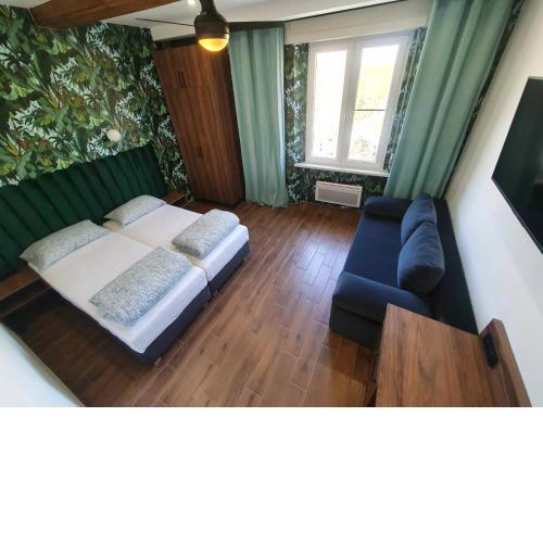 Luxurio rooms with baths