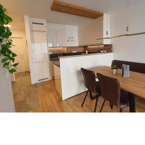 Luxuriöse Wohnung mit Garten & Terrasse in Seenähe