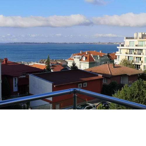 Luxuriöses Apartment 90 m2 mit Meerblick, sonniger Strand
