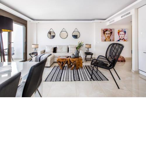 Luxurious 2 Bed Puerto Banús Apt - RDR193
