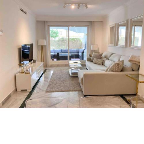 Luxurious 2 bedroom apartment, Puerto Banus, beautifull swimmingpool