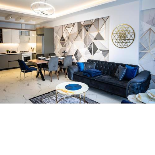 Luxurious 2BR! Netflix & Kitchen - 5 Min From Beach