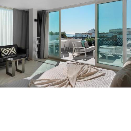 Luxurious 3 Bed Penthouse Puerto Banus with amazing roof terrace