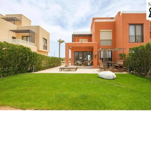 Luxurious 3BR Lakefront Town-House (Tawila)