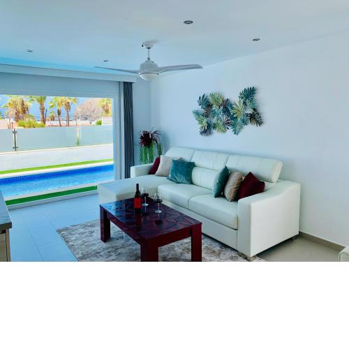 Luxurious 5* VILLA - 300M2 - private HEATED pool - garage - WiFi