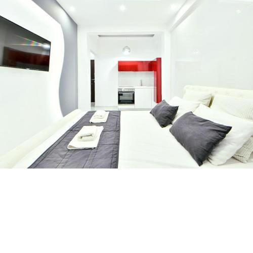 Luxurious airbnb room in Athens