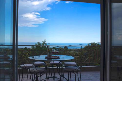 Luxurious Apartment With Sea & Mountain View