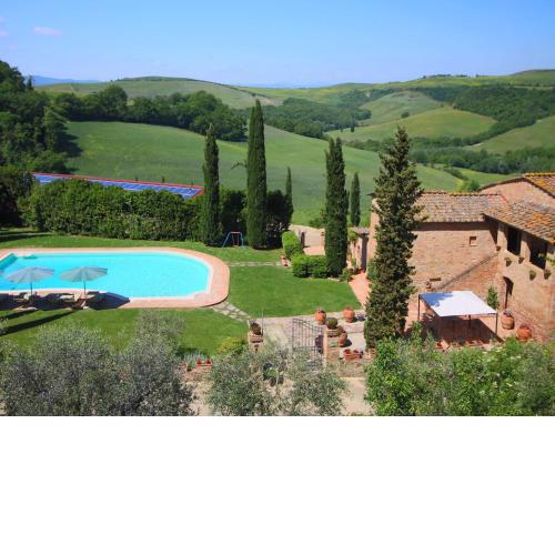 Luxurious Farmhouse in Montalcino with Pool