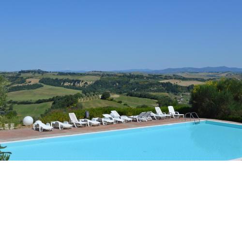 Luxurious holiday home with private patio, Tuscany, with panoramic swimming poo