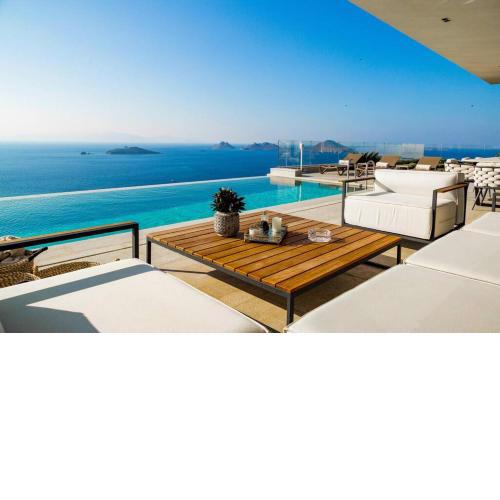 Luxurious Villa with amazing Sea View
