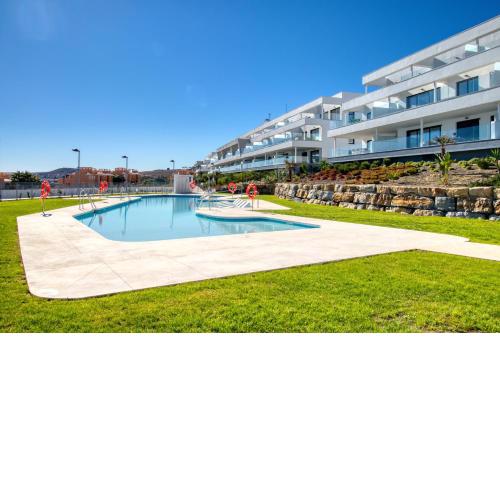 Luxuriously Appointed New Modern Apartment With Sea Views