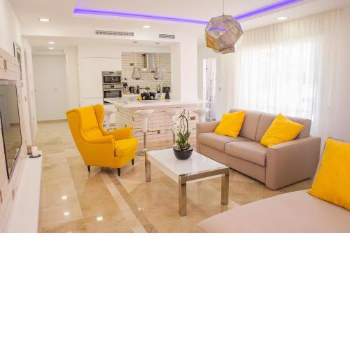 Luxury 100 sq.m. sea view apartment
