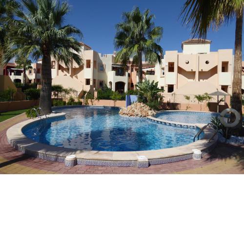 Luxury 2 bed/ 2 bath/ Appt Wi-fi/Air Con/Overlooking Pool/Beautiful Gardens/