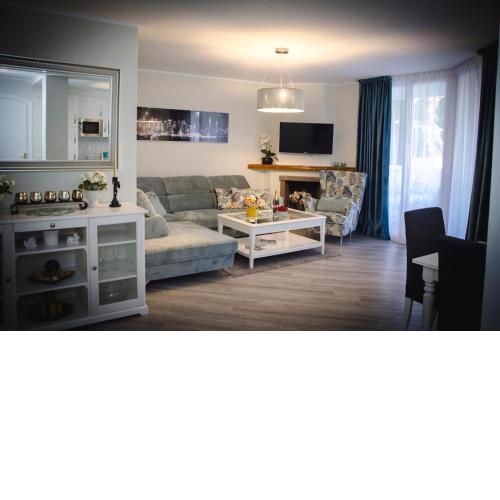 LUXURY 2-bed apartment with big terrace in aparthotel with outdoor pools in CALAHONDA