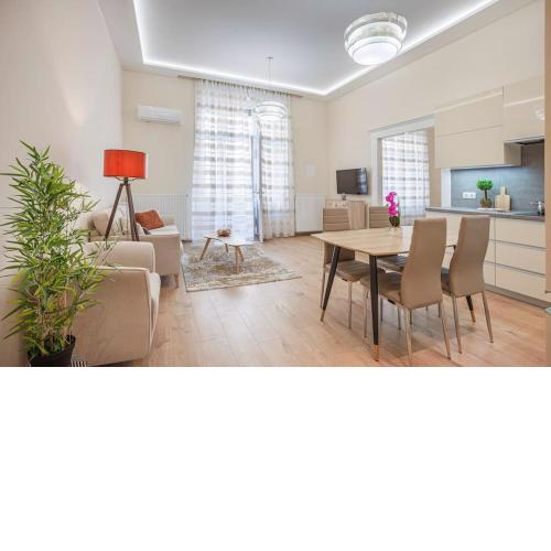 Luxury 2bed/2bath Apartment in Downtown Budapest