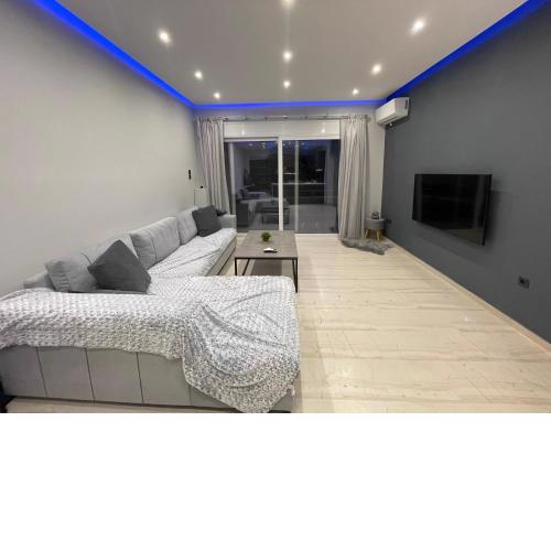 Luxury 3 bedroom apartment in Kiato center