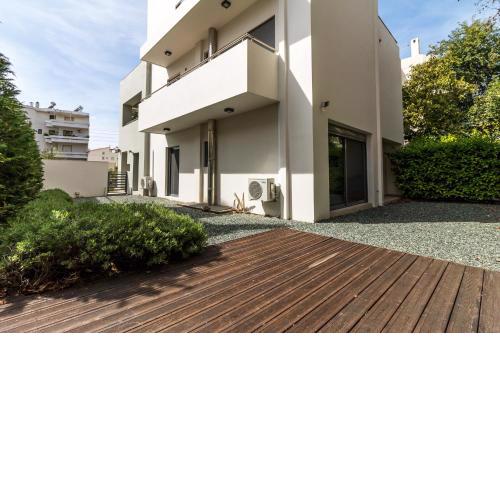 Luxury 3 Bedroom Apartment with garden in Glyfada
